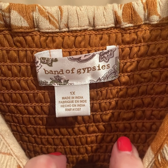 Band of Gypsies size 1X jumper mustard yellow with cream florals 100% Viscose - Picture 5 of 9